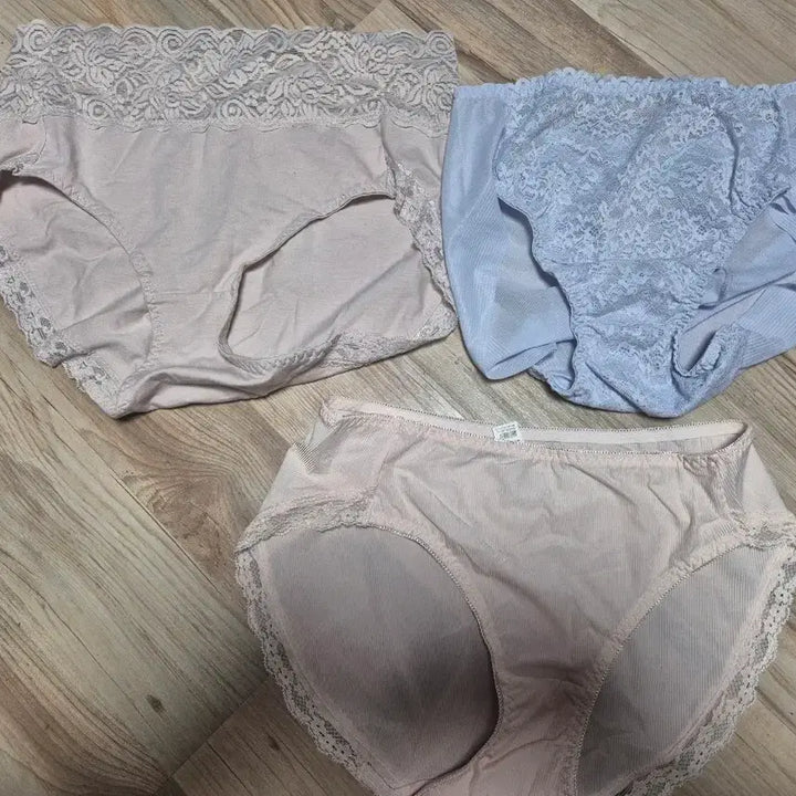 [BUNJANG] Lace Trimmed Panties (3-Piece Set) / 여성팬티 (3장)