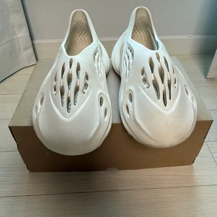 [BUNJANG] Adidas Yeezy Foam Runner Cream Sand / 아디다스 이지 폼러너 크림 샌드