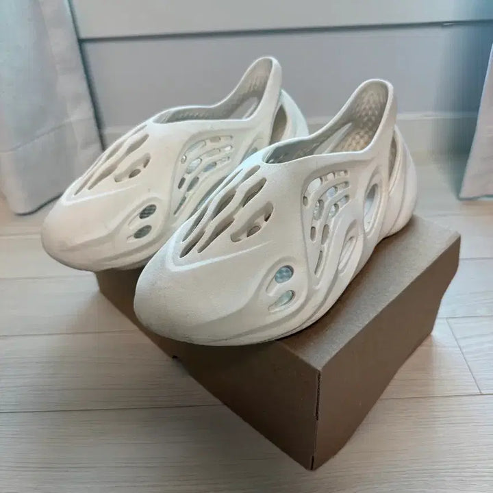 [BUNJANG] Adidas Yeezy Foam Runner Cream Sand / 아디다스 이지 폼러너 크림 샌드