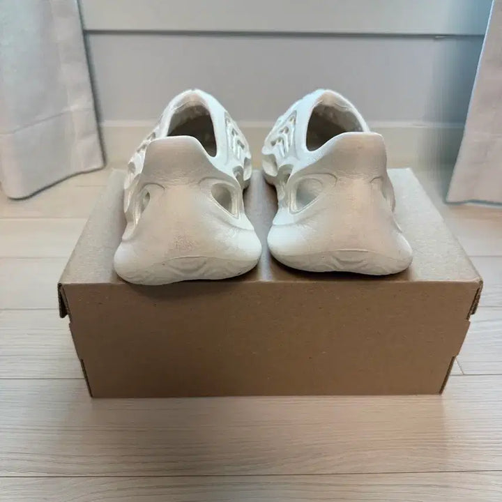 [BUNJANG] Adidas Yeezy Foam Runner Cream Sand / 아디다스 이지 폼러너 크림 샌드
