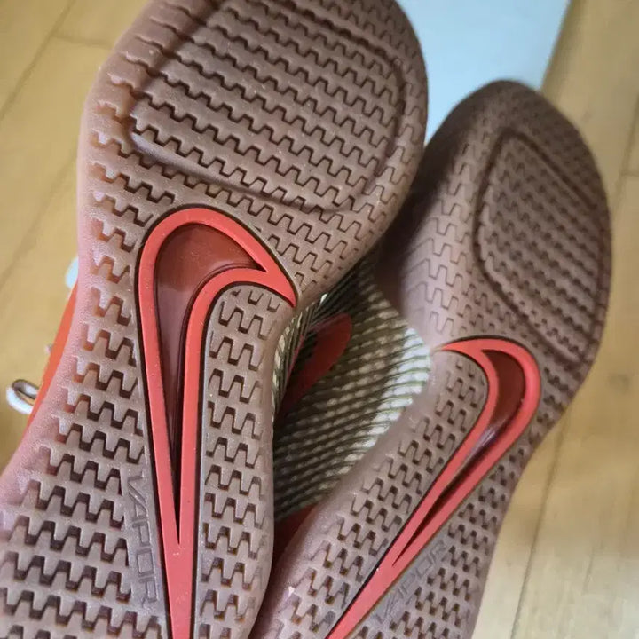[BUNJANG] Nike Sneakers (Size 230) / 새상품)나이키 운동화.230