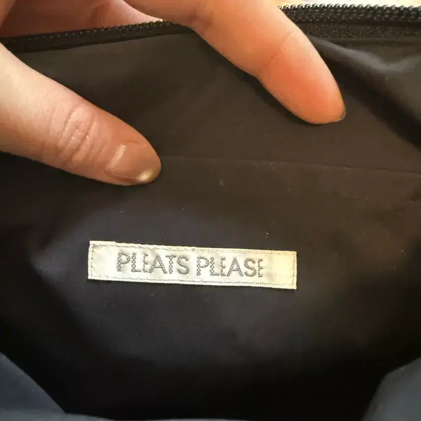 [BUNJANG] Pleats Please Crossbody Bag / 플리츠플리즈 크로스백 (이세이미야케)
