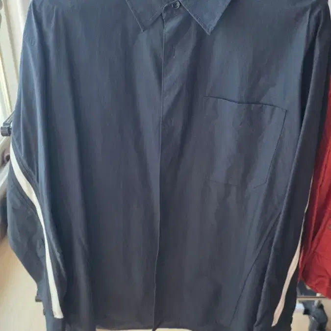 [BUNJANG] SYSTEM Black Shirt with Side Stripe Detail (Size 105) / 시스템 블랙 셔츠 옆줄 포인트 105