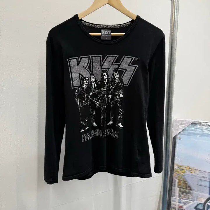 [BUNJANG] Kiss Band Sleeve T-shirt / 키스 밴드 슬리브티