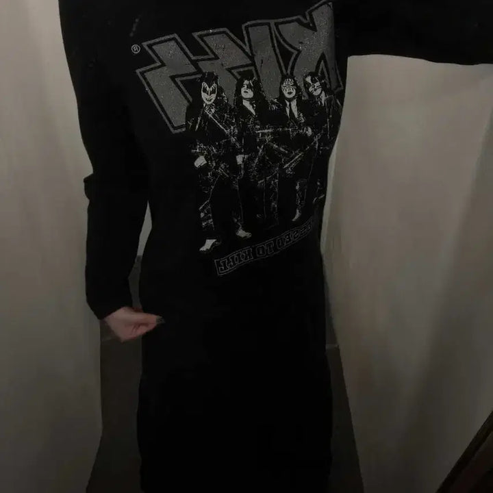 [BUNJANG] Kiss Band Sleeve T-shirt / 키스 밴드 슬리브티