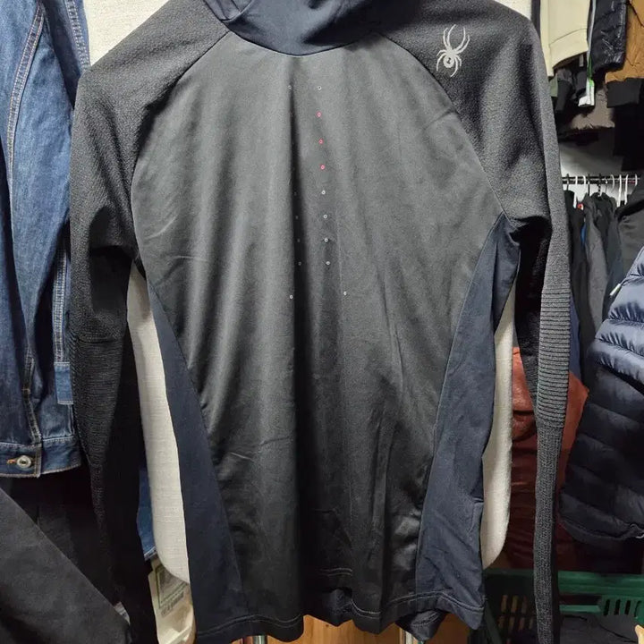 [BUNJANG] Spider Black Functional Hoodie / 스파이더 블랙 기능성 후드티