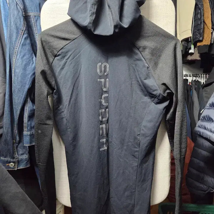 [BUNJANG] Spider Black Functional Hoodie / 스파이더 블랙 기능성 후드티