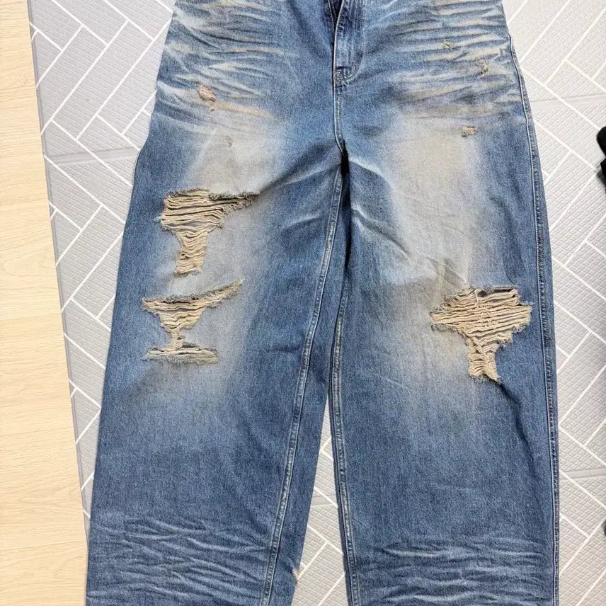 [BUNJANG] Emosance Club Baggy Jeans / 에모스탠스 클럽 배기진2사