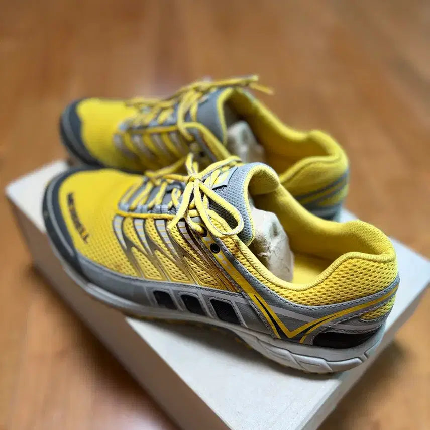 [BUNJANG] Merrell Yellow Trekking Shoes / 메렐 노란색 트레킹화
