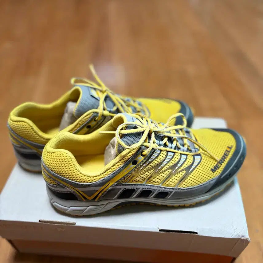 [BUNJANG] Merrell Yellow Trekking Shoes / 메렐 노란색 트레킹화