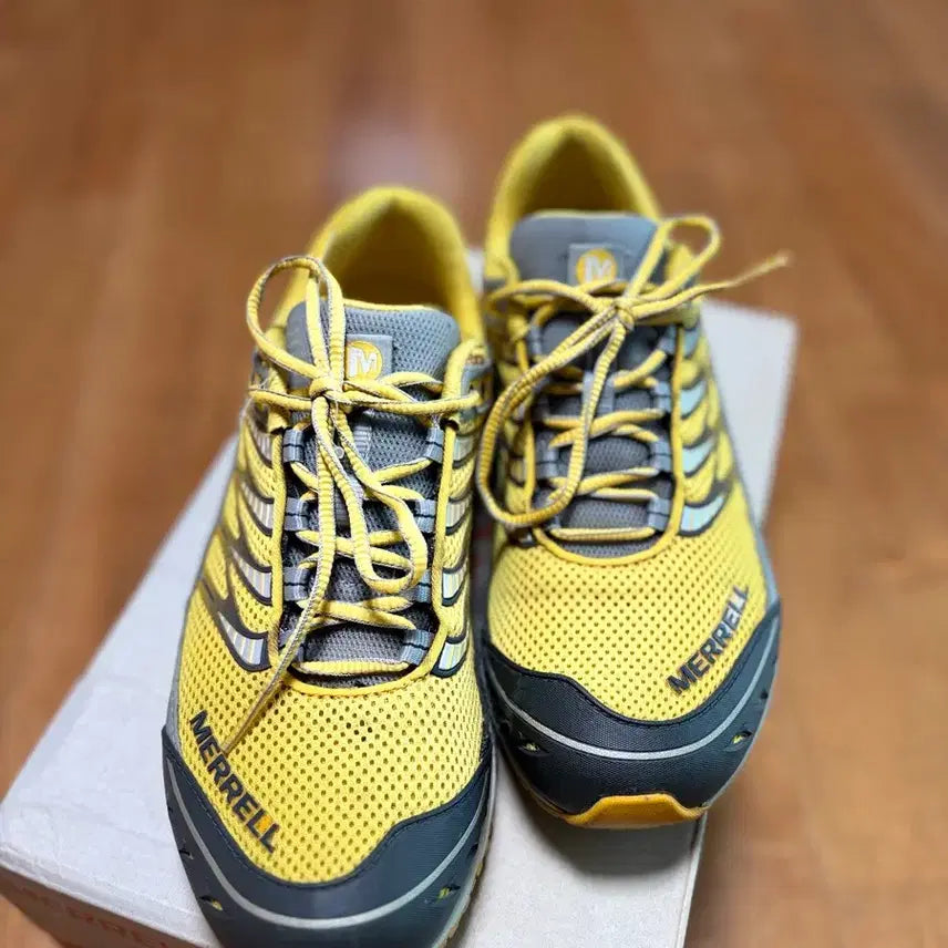 [BUNJANG] Merrell Yellow Trekking Shoes / 메렐 노란색 트레킹화