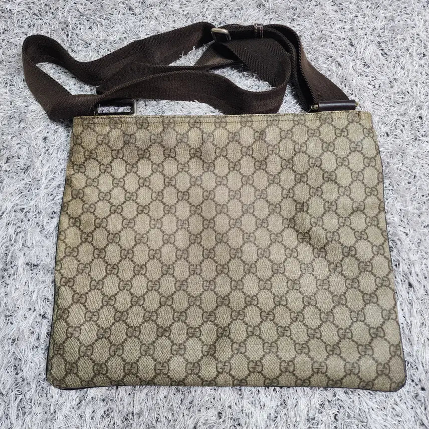 [BUNJANG] Gucci GG PVC Crossbody Bag / 구찌 GG PVC 크로스백
