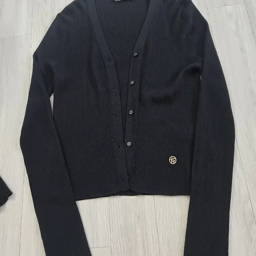 [BUNJANG] Frontrow Cardigan and Sleeveless Set Black (S) / 프론트로우 가디건 슬리브리스 세트 블랙s
