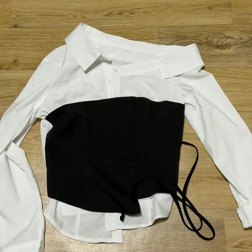 [BUNJANG] White Button-Up Shirt / 화이트 셔츠