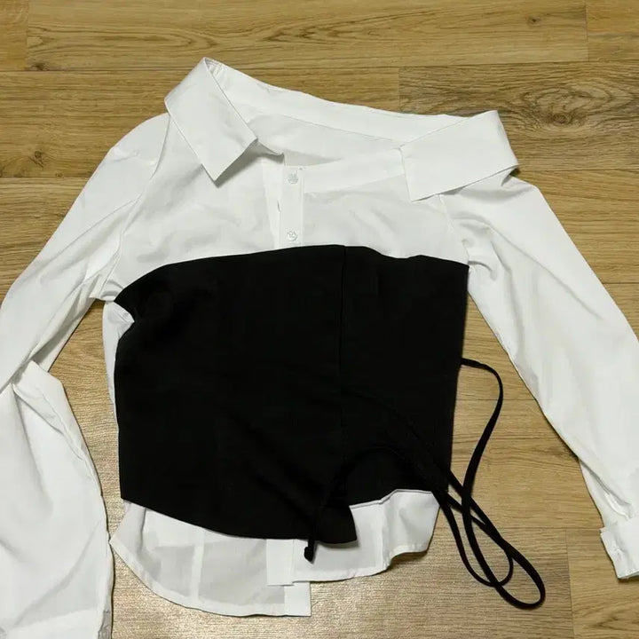 [BUNJANG] White Button-Up Shirt / 화이트 셔츠