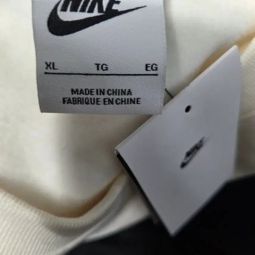 [BUNJANG] Nike Crewneck Sweatshirt Ivory XL / 나이키 크루넥 맨투맨 아이보리 XL 새상품