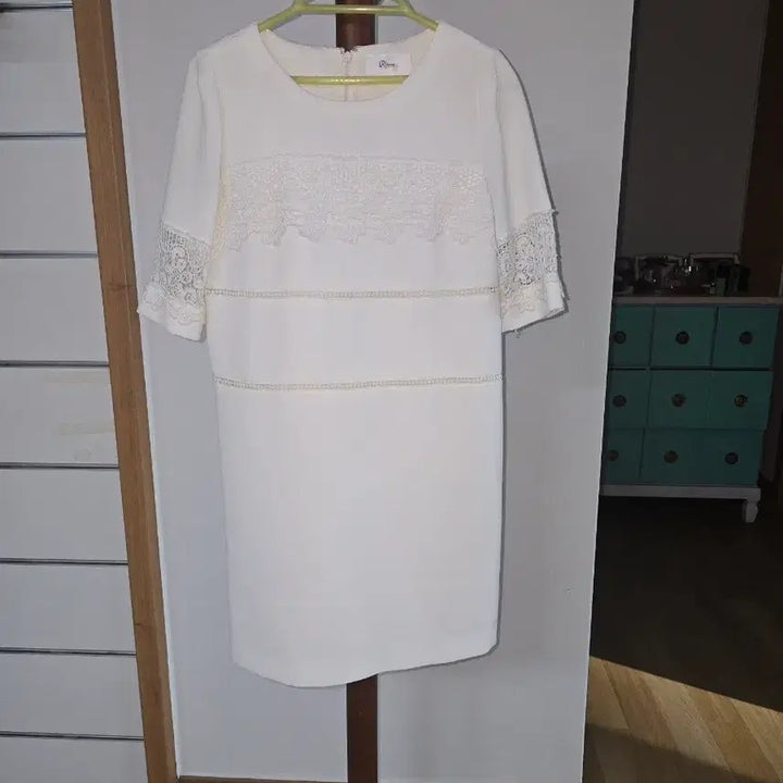 [BUNJANG] Roem Lace Midi Dress / 로엠원피스