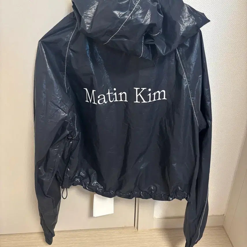 [BUNJANG] Matinkim Crop Coated Jumper Navy / 마뗑킴 마뗑 크롭 후디 코팅 점퍼 네이비