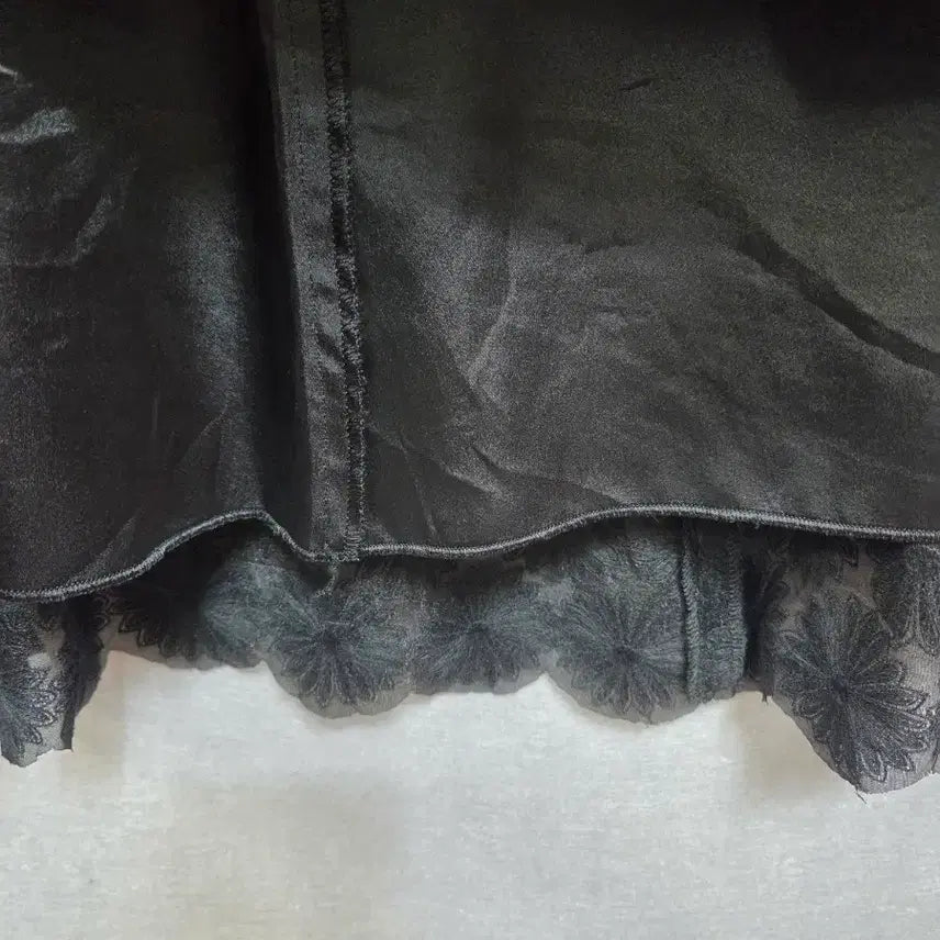 [BUNJANG] Black Floral Embroidered Long Skirt / 블랙 플라워 자수 롱 스커트