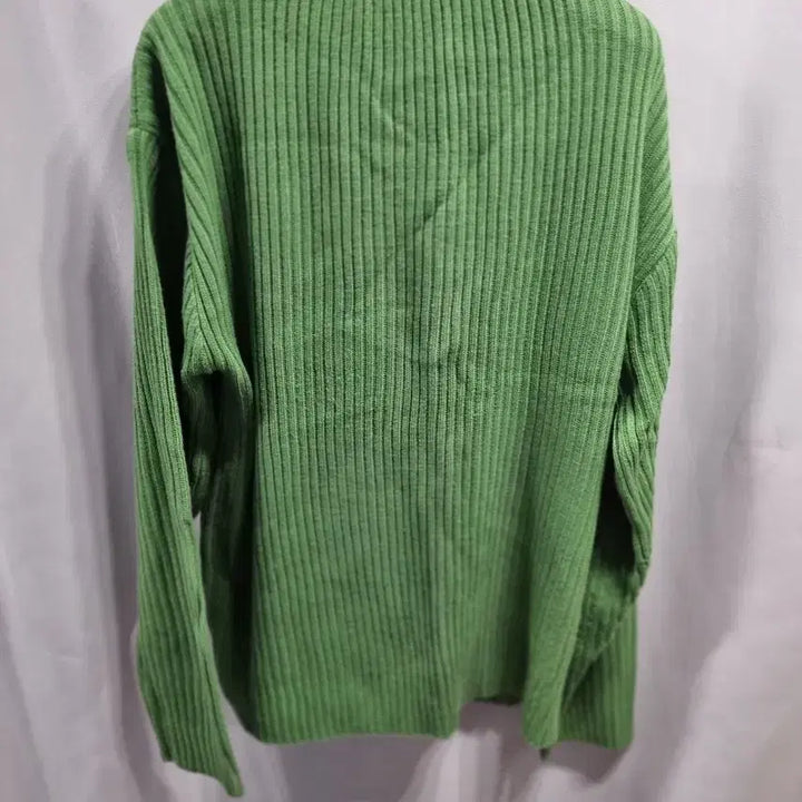 [BUNJANG] EVEN AND ODD Green V-Neck Ribbed Knit Sweater / EVEN AND ODD 그린 V넥 골지 니트 105
