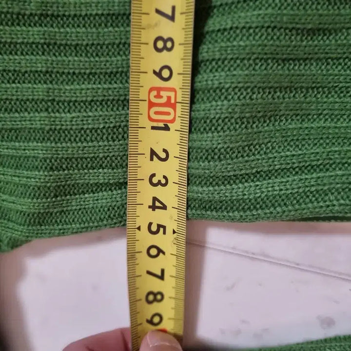 [BUNJANG] EVEN AND ODD Green V-Neck Ribbed Knit Sweater / EVEN AND ODD 그린 V넥 골지 니트 105