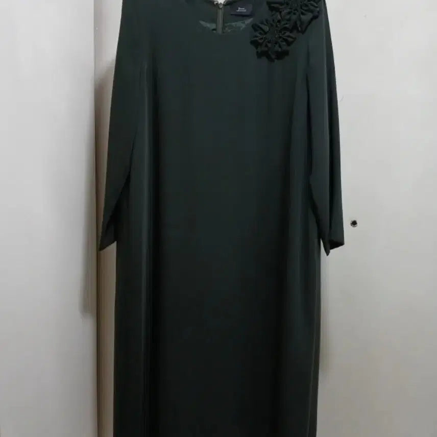 [SOLD OUT] 어반리서치 롱원피스