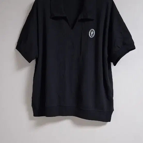 [BUNJANG] V-Neck Collar Short Sleeve T-Shirt / 브이넥 카라 반팔티셔츠