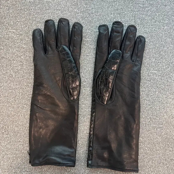 [BUNJANG] Versace Crocodile Long Leather Gloves / 베르사체 크로커다일 롱 레더 글러브 OS