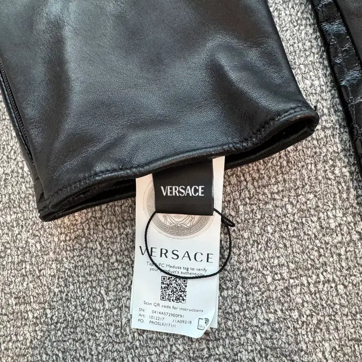 [BUNJANG] Versace Crocodile Long Leather Gloves / 베르사체 크로커다일 롱 레더 글러브 OS