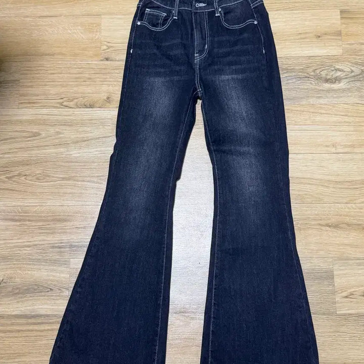 [BUNJANG] Black Bootcut Jeans / 블랙 부츠컷 청바지