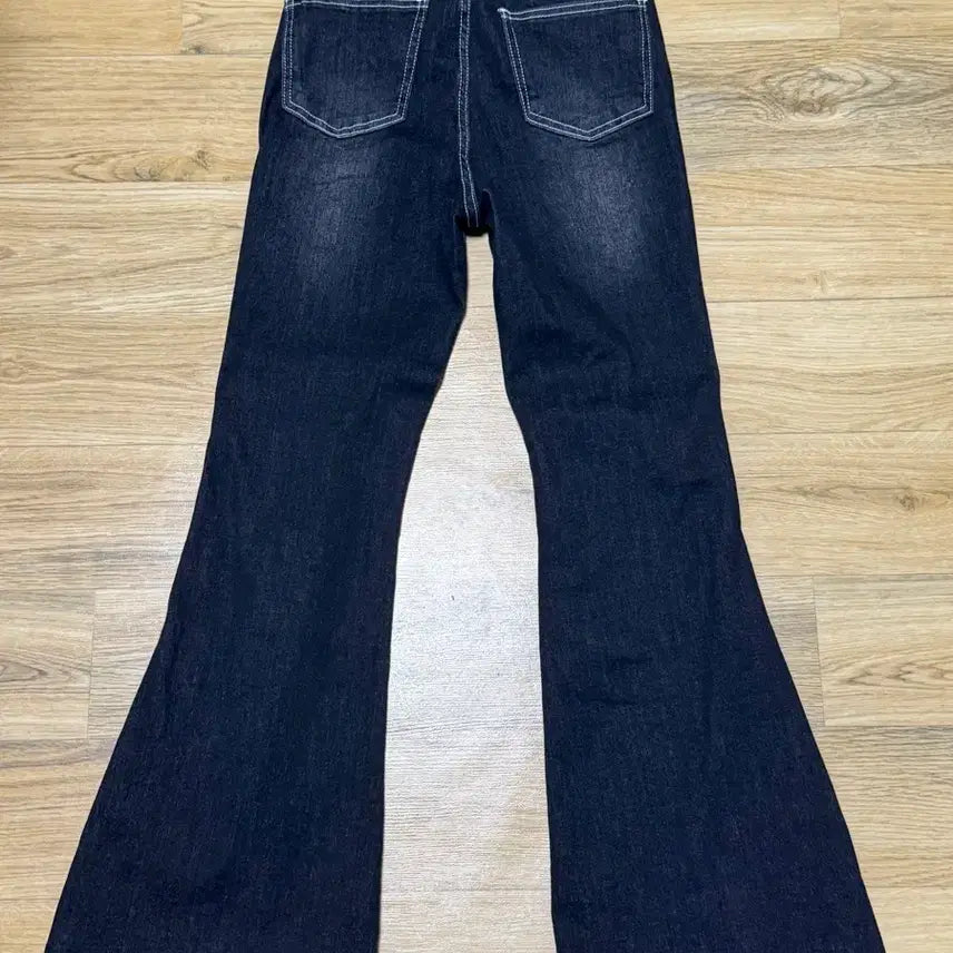 [BUNJANG] Black Bootcut Jeans / 블랙 부츠컷 청바지