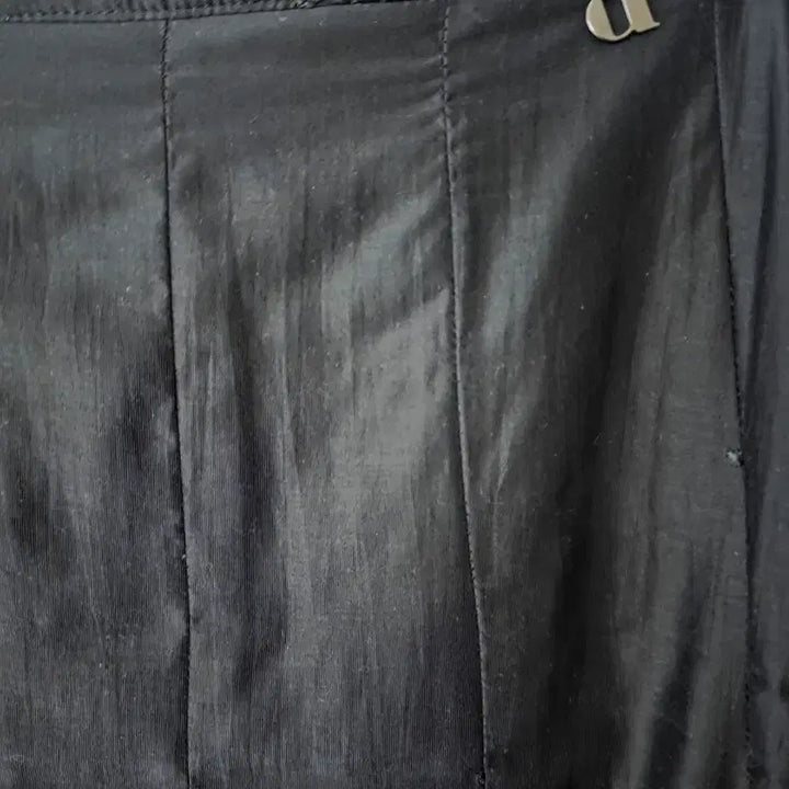 [BUNJANG] Black Embroidered Skirt Size 55 / 이태리 블랙 스커트 55