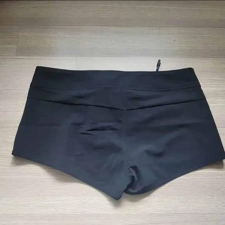 [BUNJANG] Discovery Hot Pants &amp; Adidas Leggings / 핫팬츠, 레깅스 팝니다