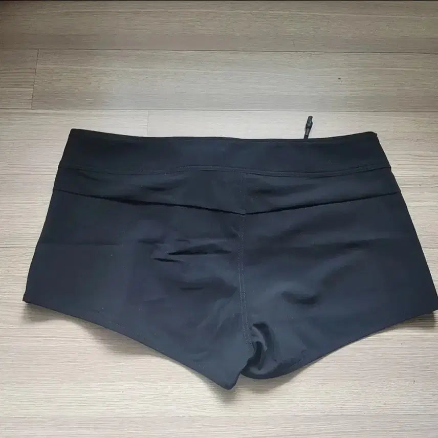 [BUNJANG] Discovery Hot Pants &amp; Adidas Leggings / 핫팬츠, 레깅스 팝니다