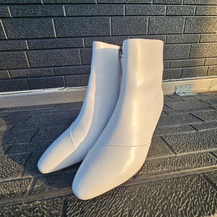 [BUNJANG] Namuhana White Leather Ankle Boots / 나무하나 화이트 가죽 앵클 부츠