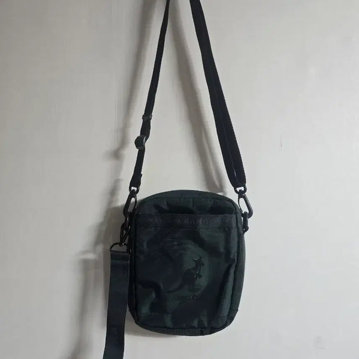 [SOLD OUT] 캉골 미니 크로스백 찐녹색