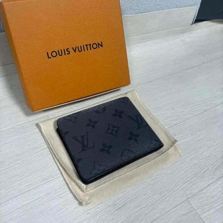 [SOLD OUT] 루이비통 리버스 이클립스 슬렌더 반지갑