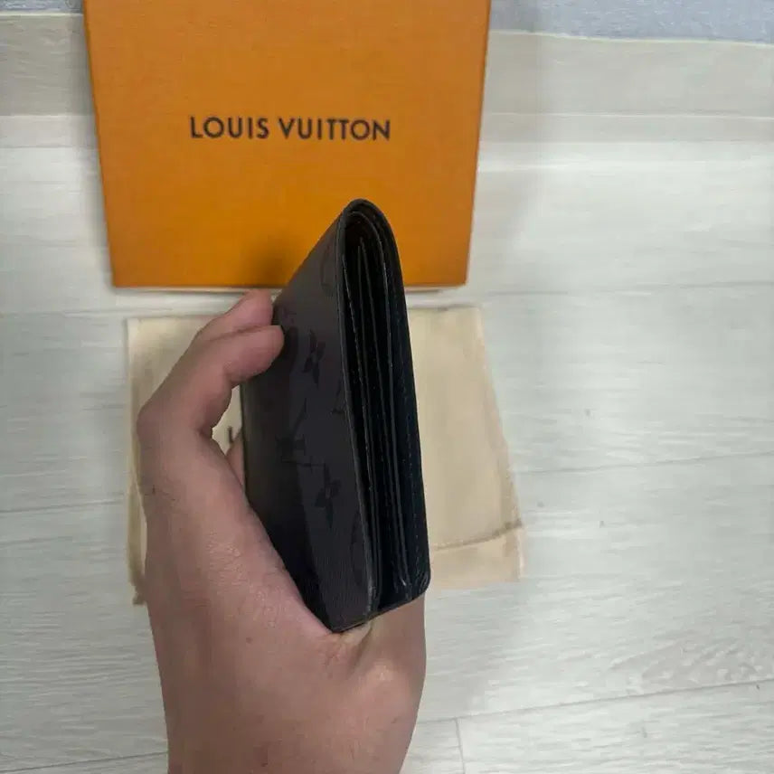 [SOLD OUT] 루이비통 리버스 이클립스 슬렌더 반지갑
