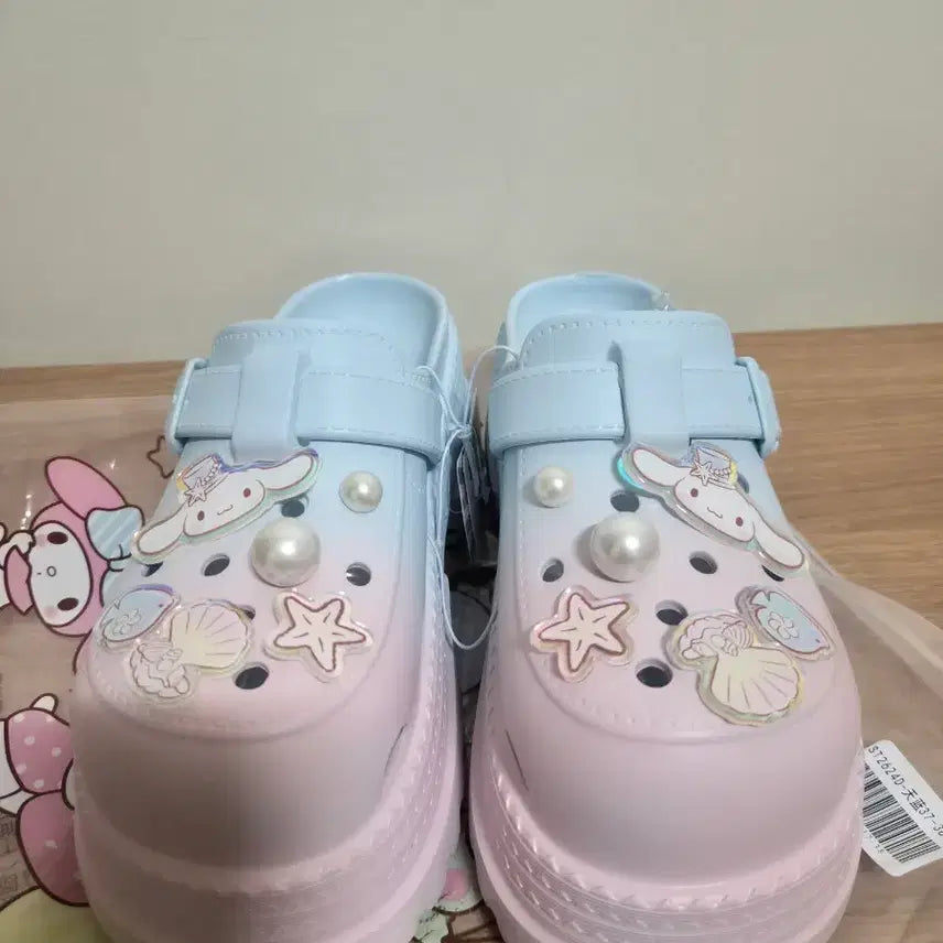 [BUNJANG] Sanrio Cinnamoroll Platform Crocs (8cm Heel) Size 240/37-38 / 산리오 정품 시나모롤 통굽 8센치 크록스 240/ 37-38