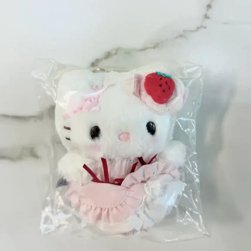 [BUNJANG] Sanrio Shortcake Mascot Keychain - Strawberry Whipped Cream Cake / 산리오 쇼트케이크 2탄 딸기 휘핑 케이크 인형 마스코트 키링 헬로키티