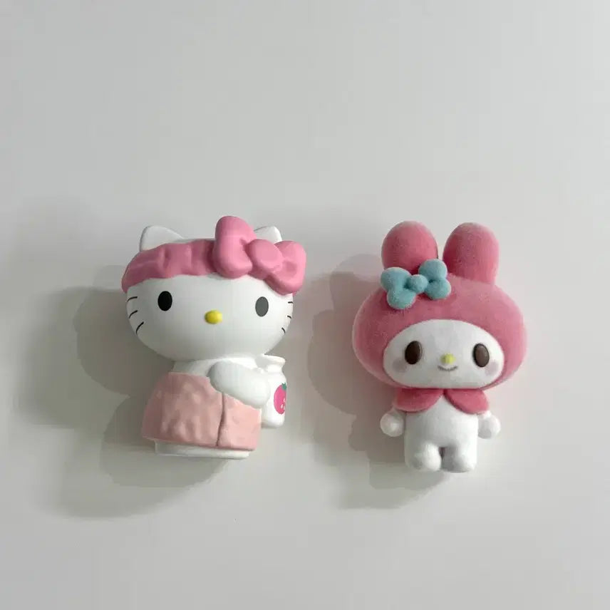 [BUNJANG] Sanrio Hello Kitty &amp; Mamet Mamet Strawberry Milk &amp; Fluffy Texture Figure Bundle Set / 산리오 키티 마멜 피규어 일괄