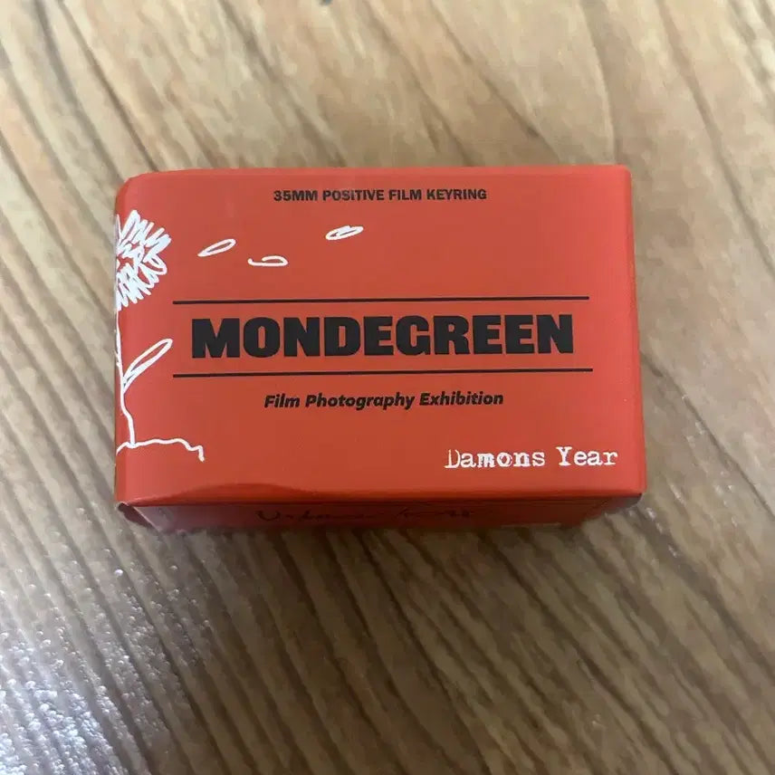 [SOLD OUT] 데이먼스이어 필름 키링 레드