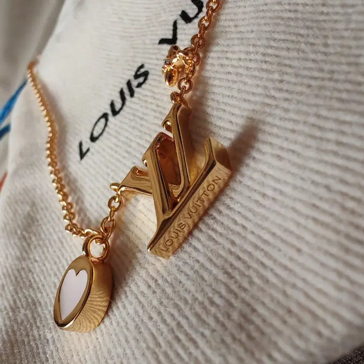 [BUNJANG] Louis Vuitton Iconic Heart Necklace / 루이비통 아이코닉 하트 목걸이