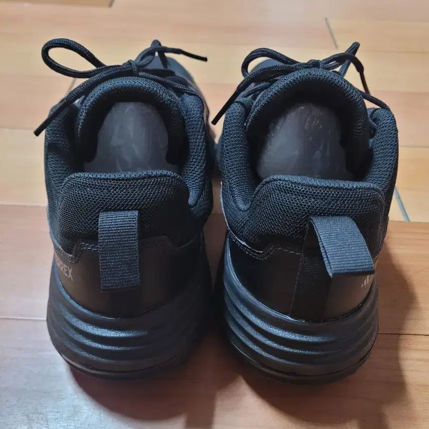 [BUNJANG] Adidas Terrex Unity Leather Low Sneakers (270mm) / 아디다스 테렉스 유니티 레더 로우 운동화(270mm)