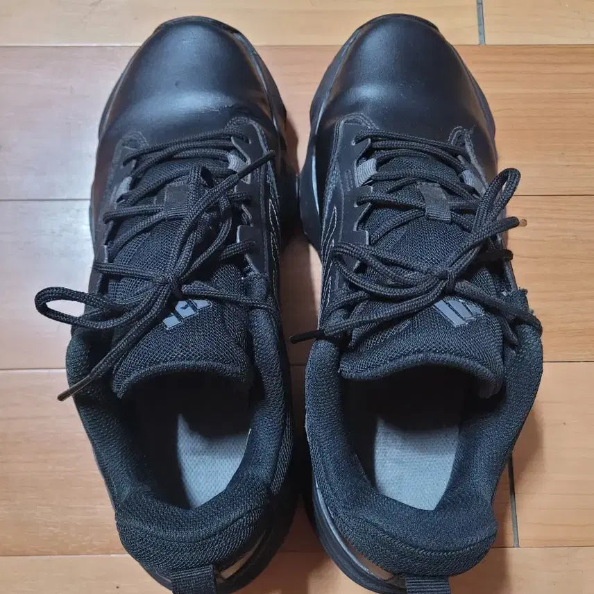 [BUNJANG] Adidas Terrex Unity Leather Low Sneakers (270mm) / 아디다스 테렉스 유니티 레더 로우 운동화(270mm)