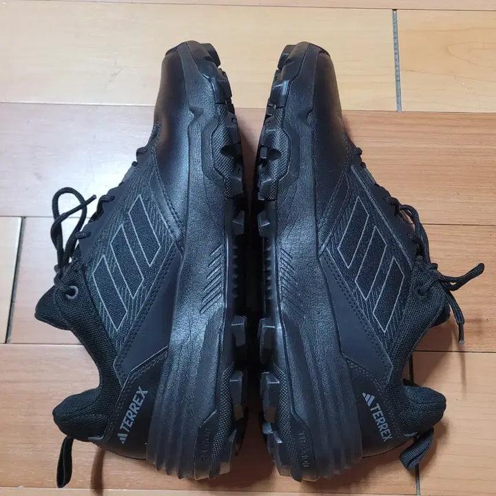 [BUNJANG] Adidas Terrex Unity Leather Low Sneakers (270mm) / 아디다스 테렉스 유니티 레더 로우 운동화(270mm)