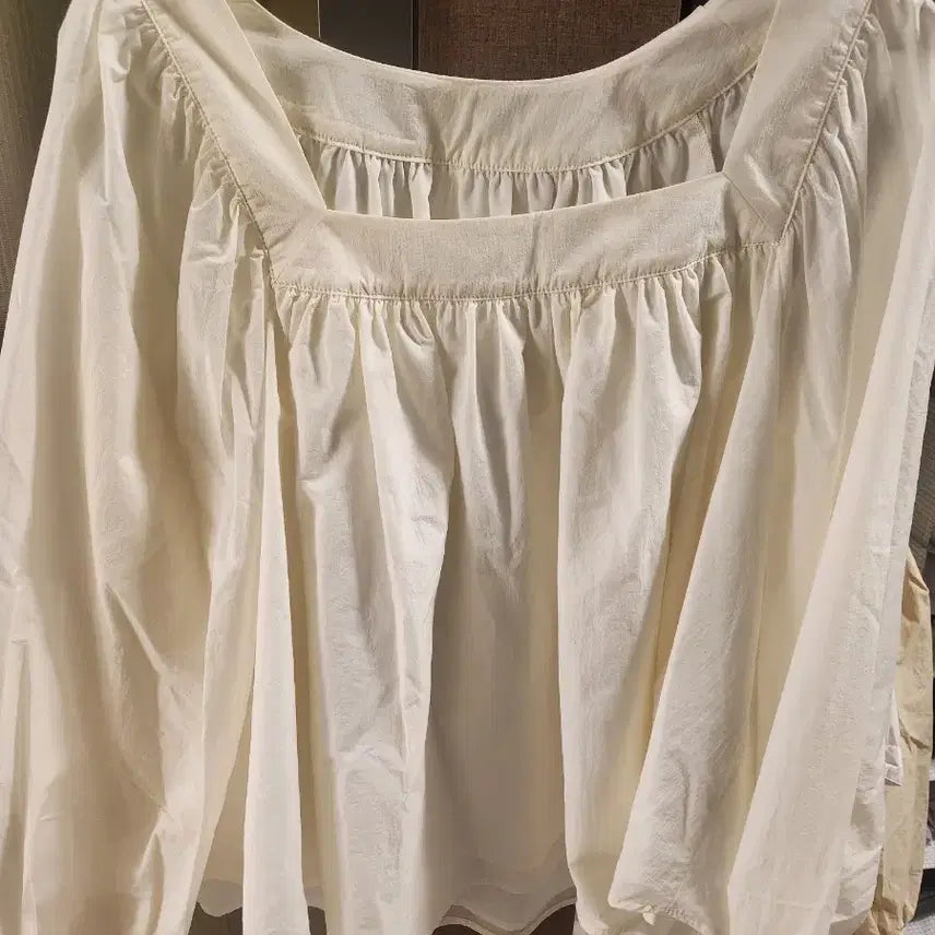 [BUNJANG] SIE Ruffle Blouse Ivory / 시에 러플 블라우스