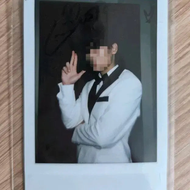 [SOLD OUT] SF9 인성 친필 싸인 폴라