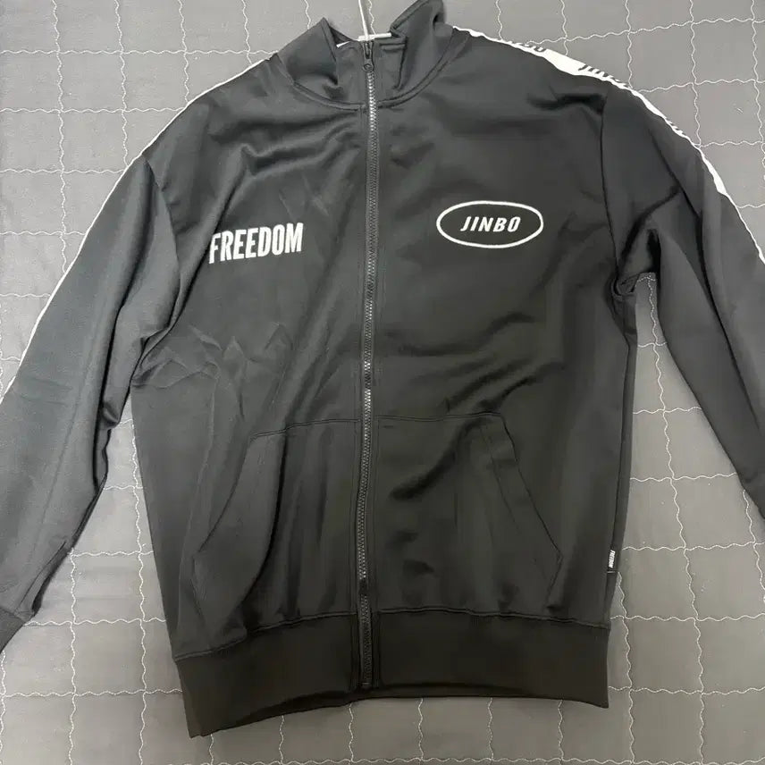 [BUNJANG] Freedom Lettering Jacket / 프리덤 레터링 자켓 진보