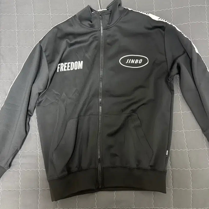 [BUNJANG] Freedom Lettering Jacket / 프리덤 레터링 자켓 진보